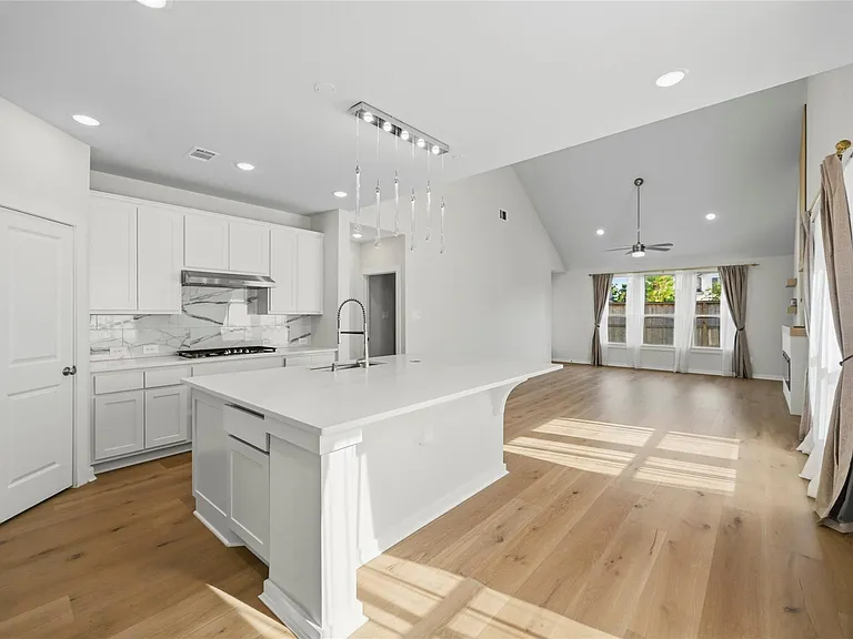 29821 Ellwood Ln — Photo 13