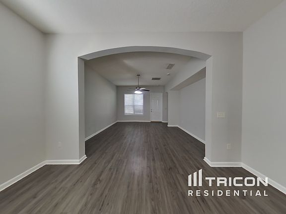 4th image of 2877 Centerwood Dr N