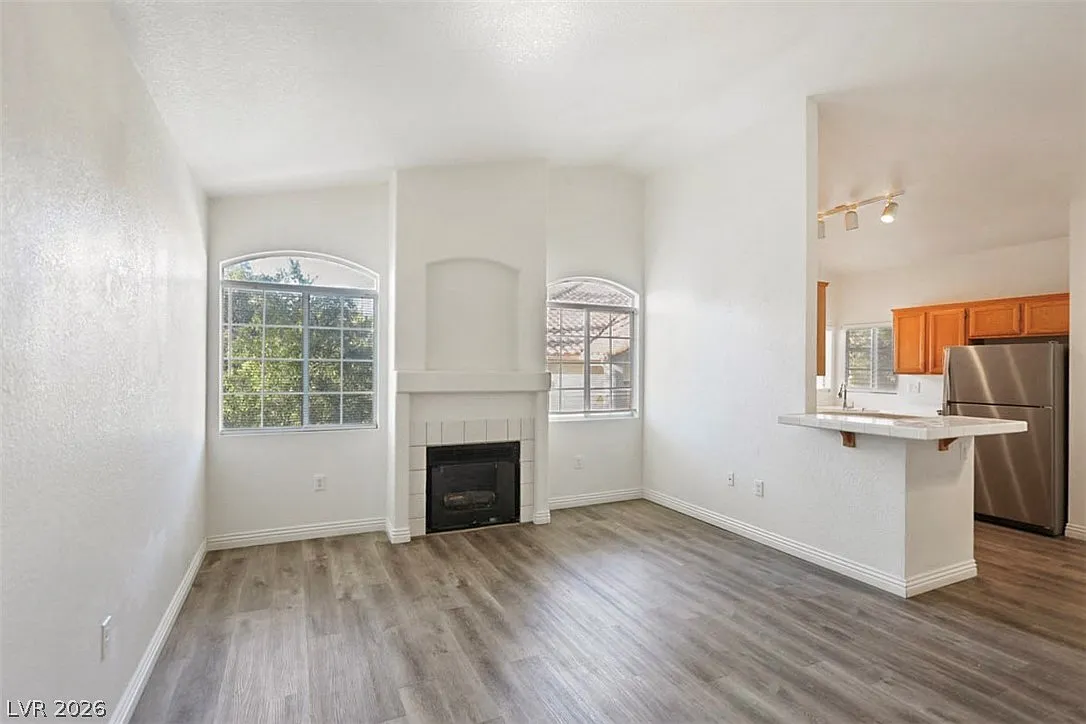 2 bed, 2.0 bath, 1062 sqft, $1,445 — Photo 4