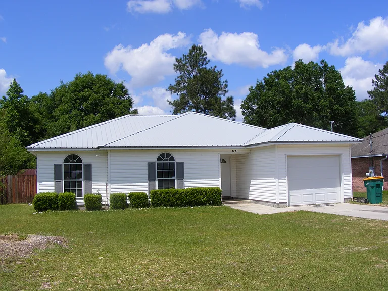 3281 Fairway Place