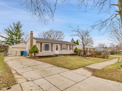 218 W Claremore Dr, Lansing, MI, 48911