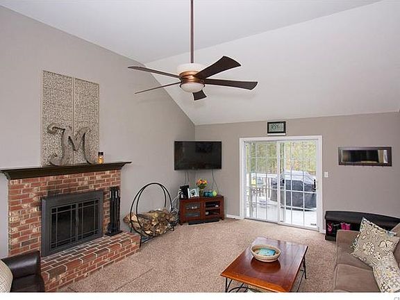 3rd image of 96 Thoreau Dr