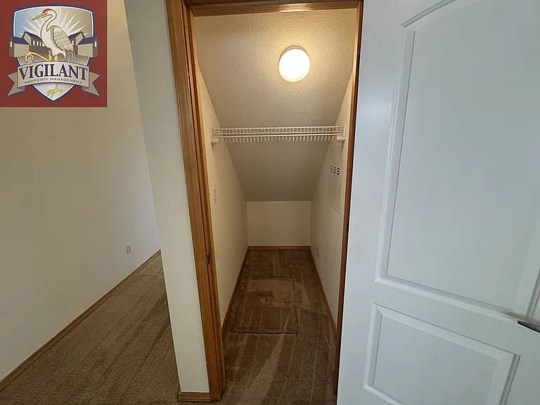 1614 N Falcon Dr — Photo 6