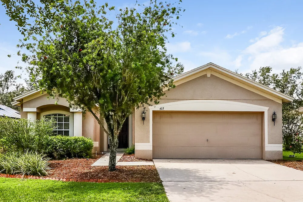 3 bed, 2.0 bath, 1724 sqft, $2,105 — Photo 1