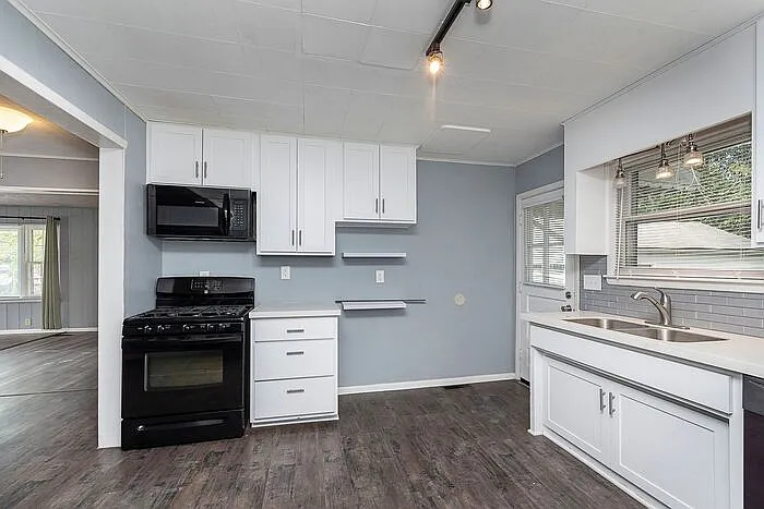 5875 N Keystone Ave — Photo 14