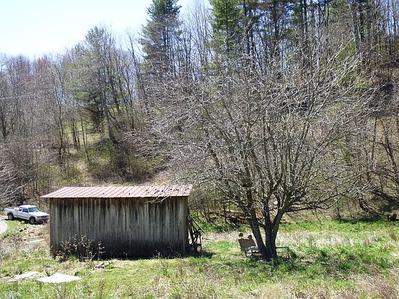 5th image of 346 Mountain Music Ln