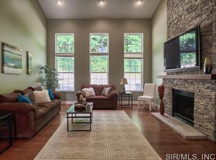 136 Kingsbrooke Blvd, Glen Carbon, IL
