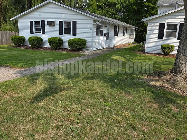 606 Frazer St #B — Photo 1