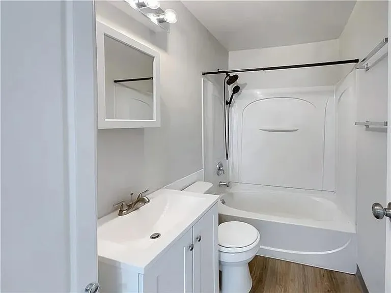1202 Clifton Ave — Photo 7