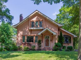 28 Hunter Ave, Fanwood, NJ 07023