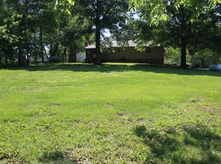 17902 Seymour Rd, Leavenworth, KS 66048