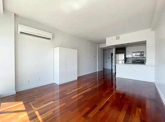 Rented by Kahen Properties | media 3