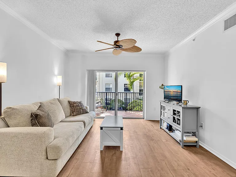 4216 Tuscany Way #4216 — Photo 22