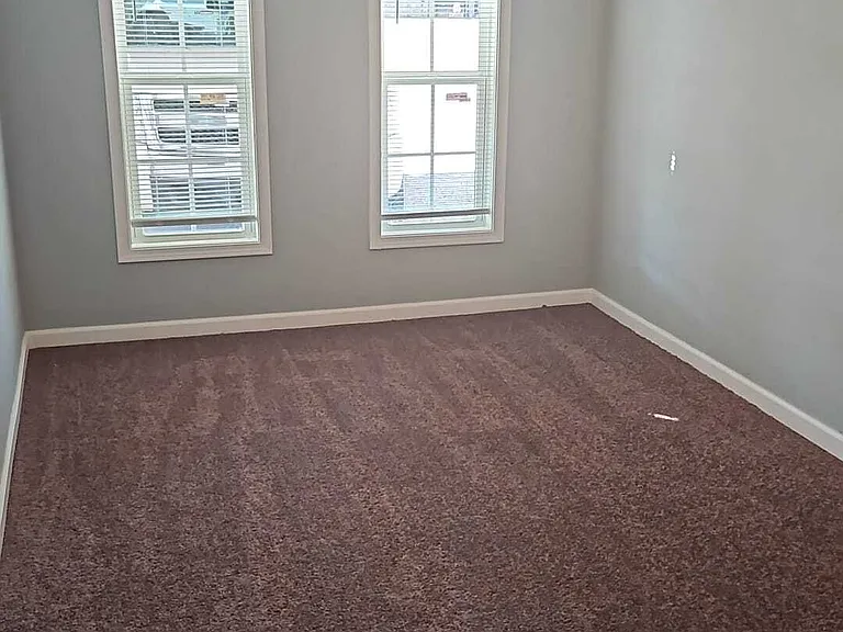 5701 NW Chestnut Ln — Photo 5