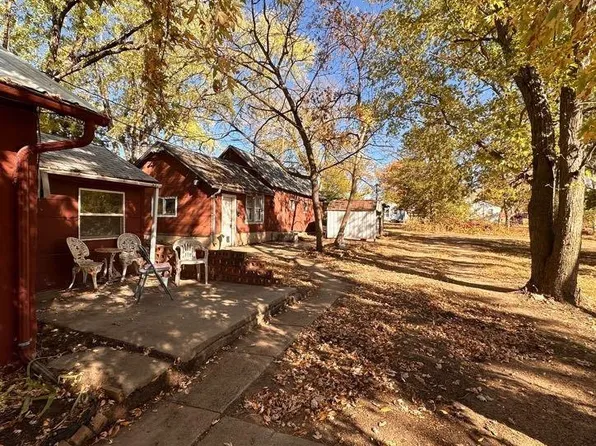 1226 Oak St, Fairbury, NE 68352