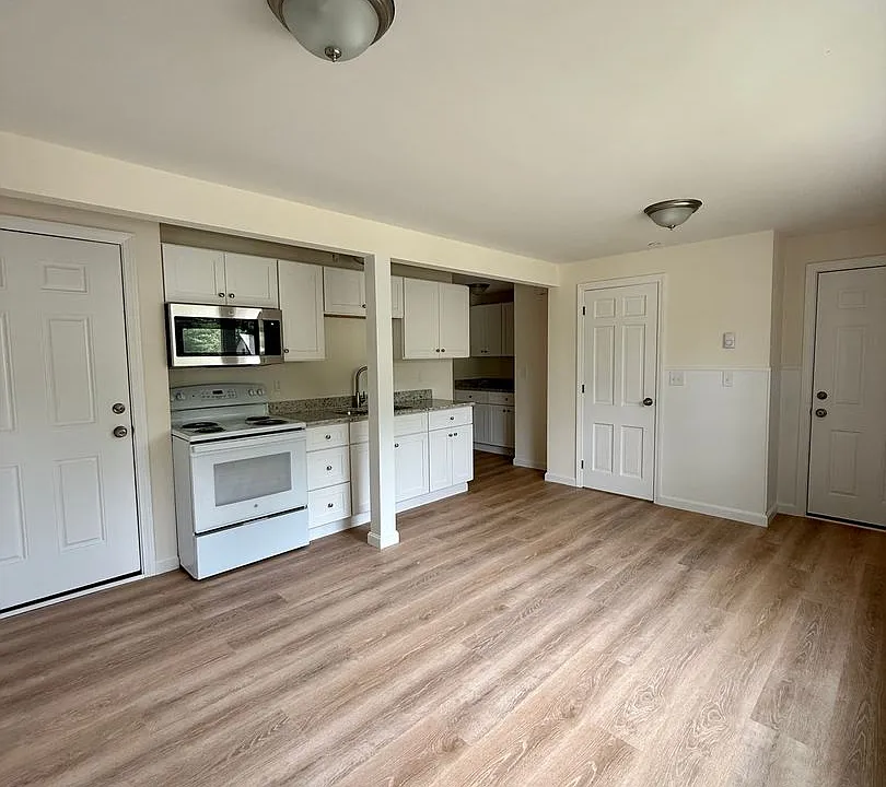 37 Groton School Rd