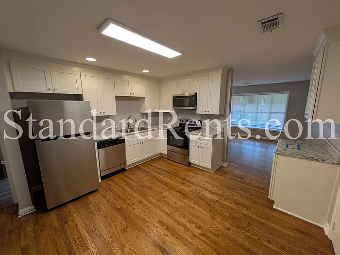 2916 Battle Forrest Dr — Photo 6