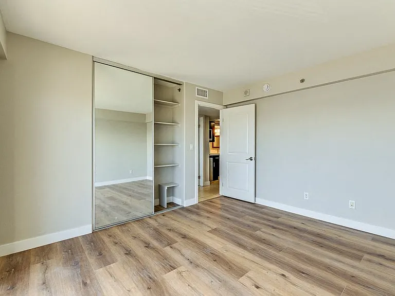 Bayview Tower Condominiums — Photo 26