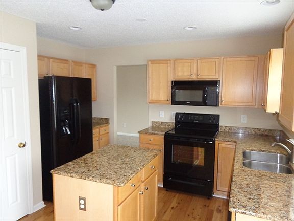 5th image of 8403 Appledale Dr