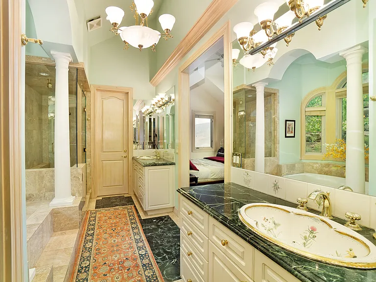2438 Juniper Hill Dr — Photo 14