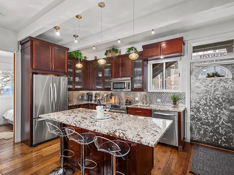 210 E Hyman Ave #1 — Photo 5