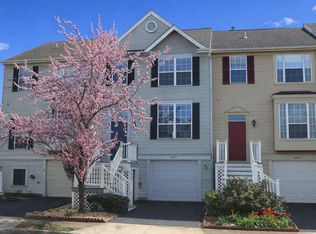 46695 Sandalwood Sq, Sterling, VA 20164