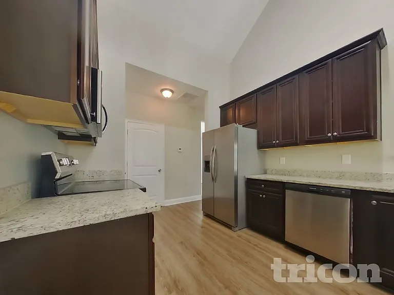 402 Cranbrooke Dr — Photo 5