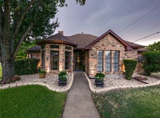 100 Wildwood Dr, Desoto, TX 75115