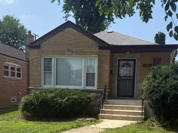 8926 S Paxton Ave, Chicago, IL 60617