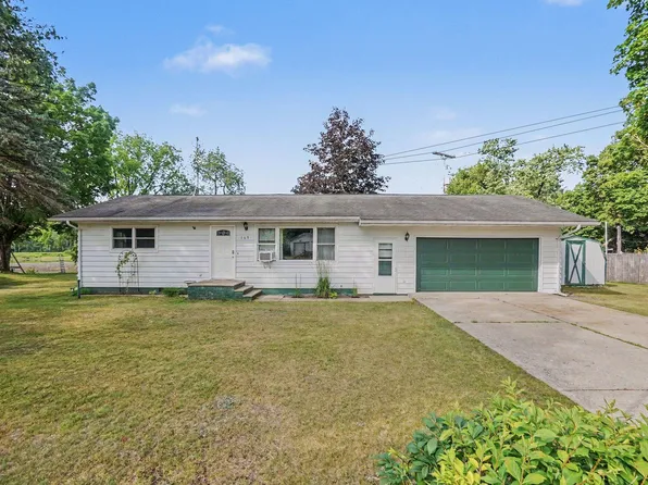 169 Park Pl, Barryton, MI 49305