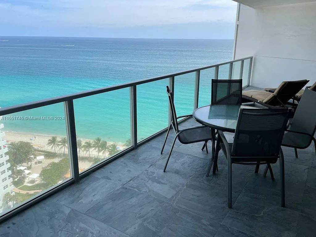 Ocean Palms Condo — Photo 3