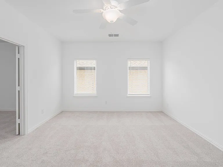 908 Utica Dr — Photo 30