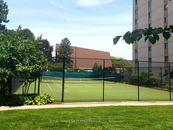 5th image of 812 Burnhamthorpe Rd #1408