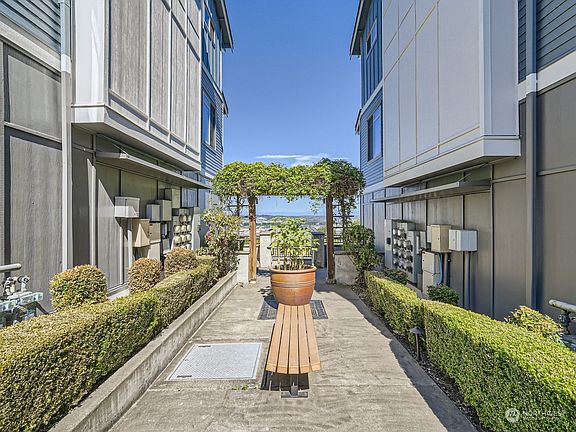 2nd image of 2126 Yakima Court #404