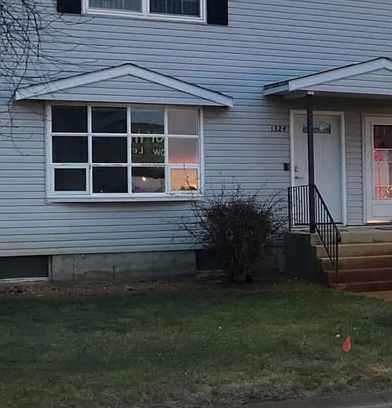 1324 Sims St — Photo 1