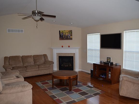 4th image of 10961 Fallowfield Dr