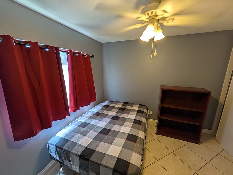 Sunbrook Ln — Photo 2
