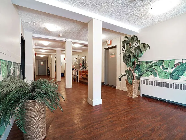 101 Royal Ave — Photo 4