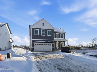 6 Royal Ct, Cohoes, NY 12047