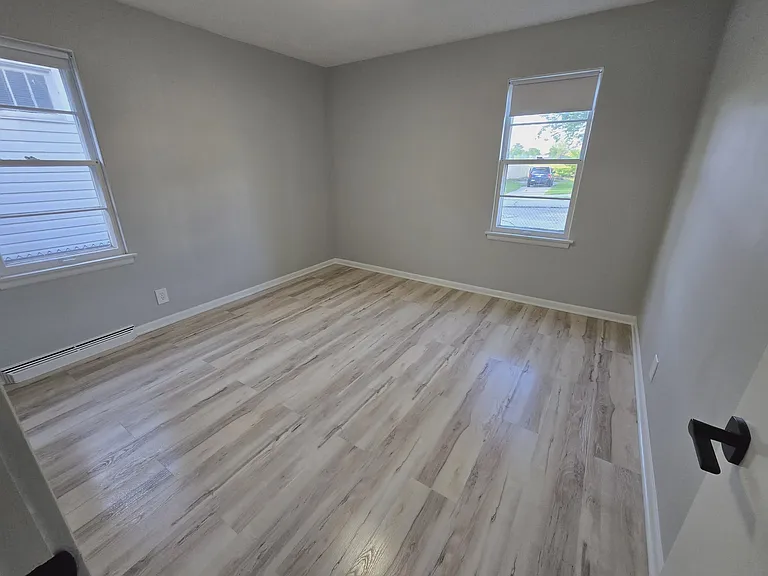 860 Wilcox St — Photo 2