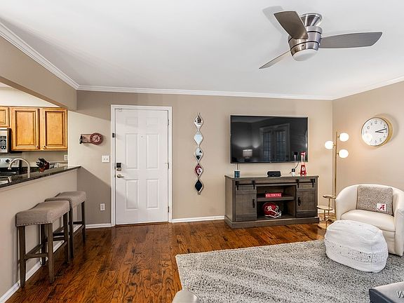 5th image of 120 15th St E APT 112