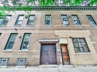3035 W George St APT 1R, Chicago, IL 60618