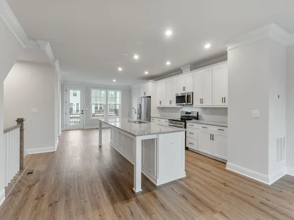 2267 Woodburn Rd, Charlottesville, VA 22901