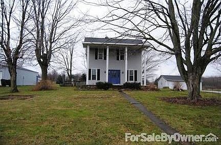 2nd image of 923 E County Road 800 N