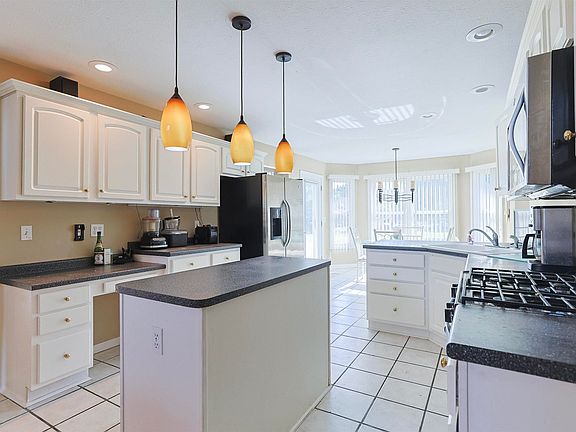 4th image of 14486 Worthington Dr