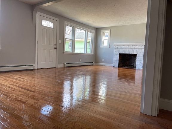 2nd image of 415 Mill St
