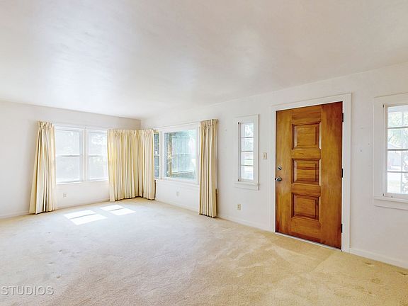 3rd image of 1342 Hinman St