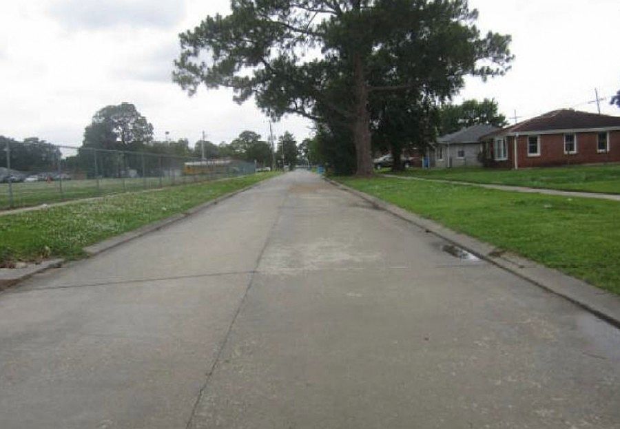 2nd image of 142 W Claiborne Sq
