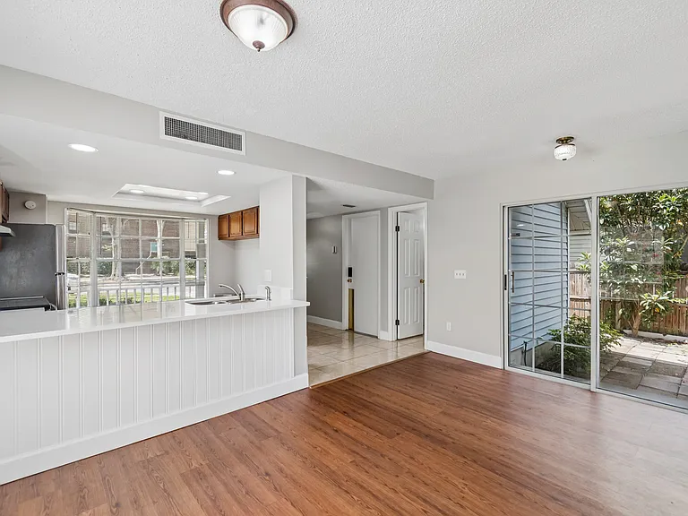 1003 W Horatio St #A — Photo 14