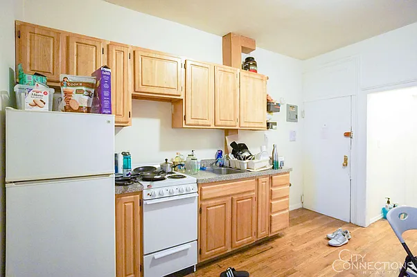 Rented by City Connections Realty | media 18